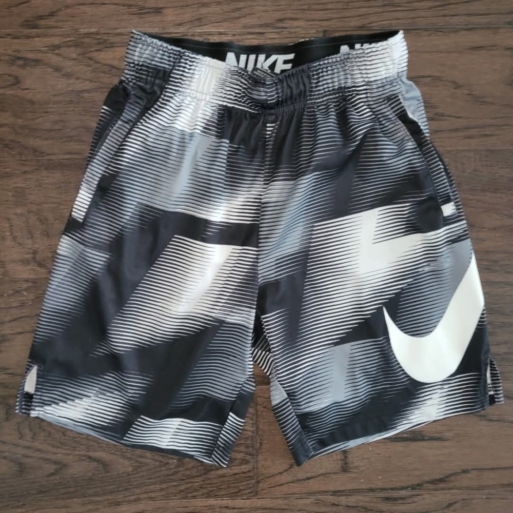 Boys Nike Black & White Patterned Athletic Shorts
